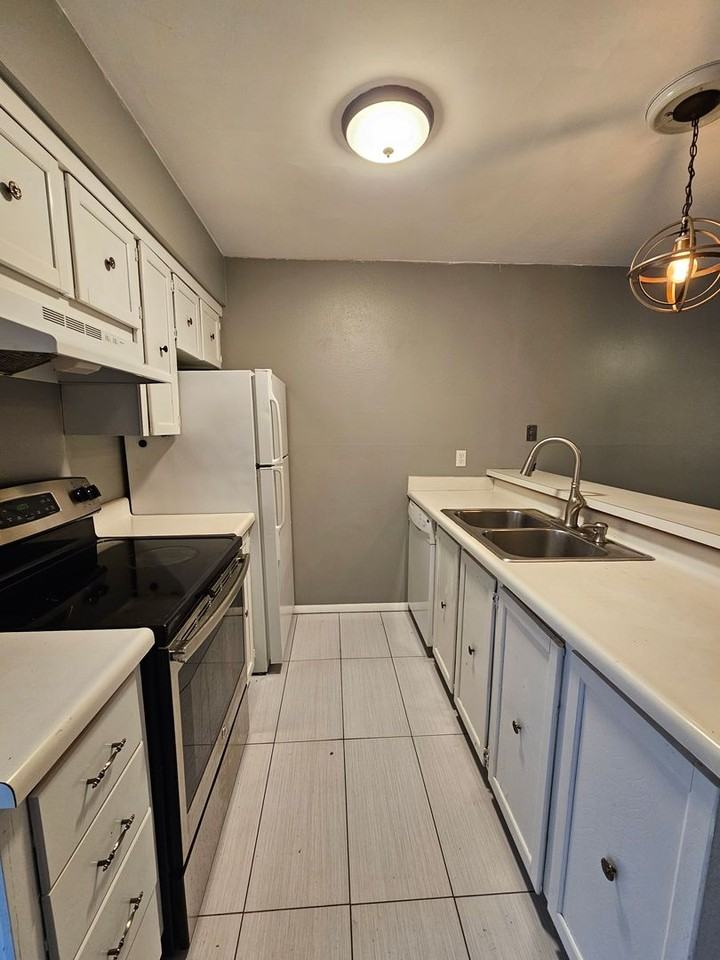 807 Cardinal Creek Blvd #A - Photo 7 of 19