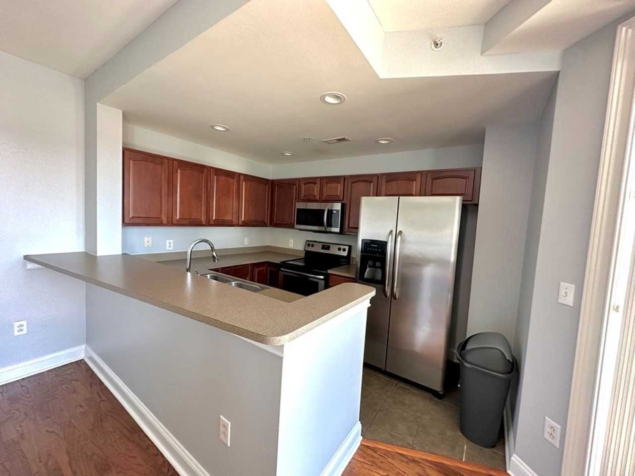 718 W Trade St #415 - Photo 4 of 21