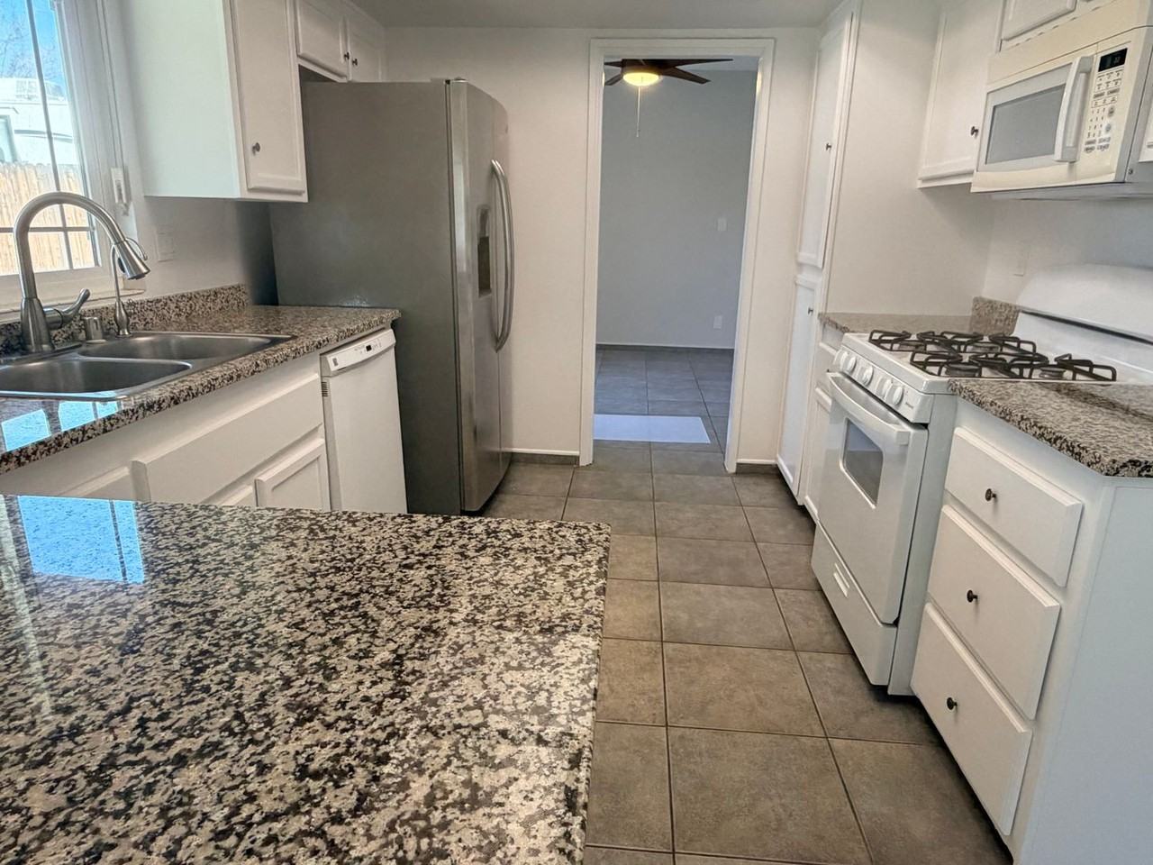 724 Silver Oak Dr - Photo 4 of 22