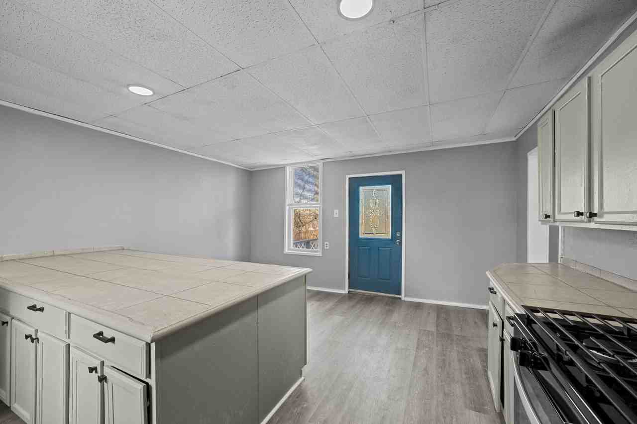 117 E 14th Ave - Photo 2 of 17