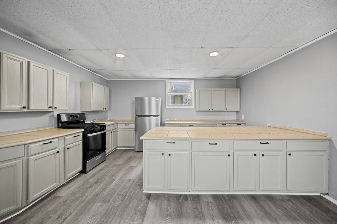 117 E 14th Ave - Photo 4 of 17