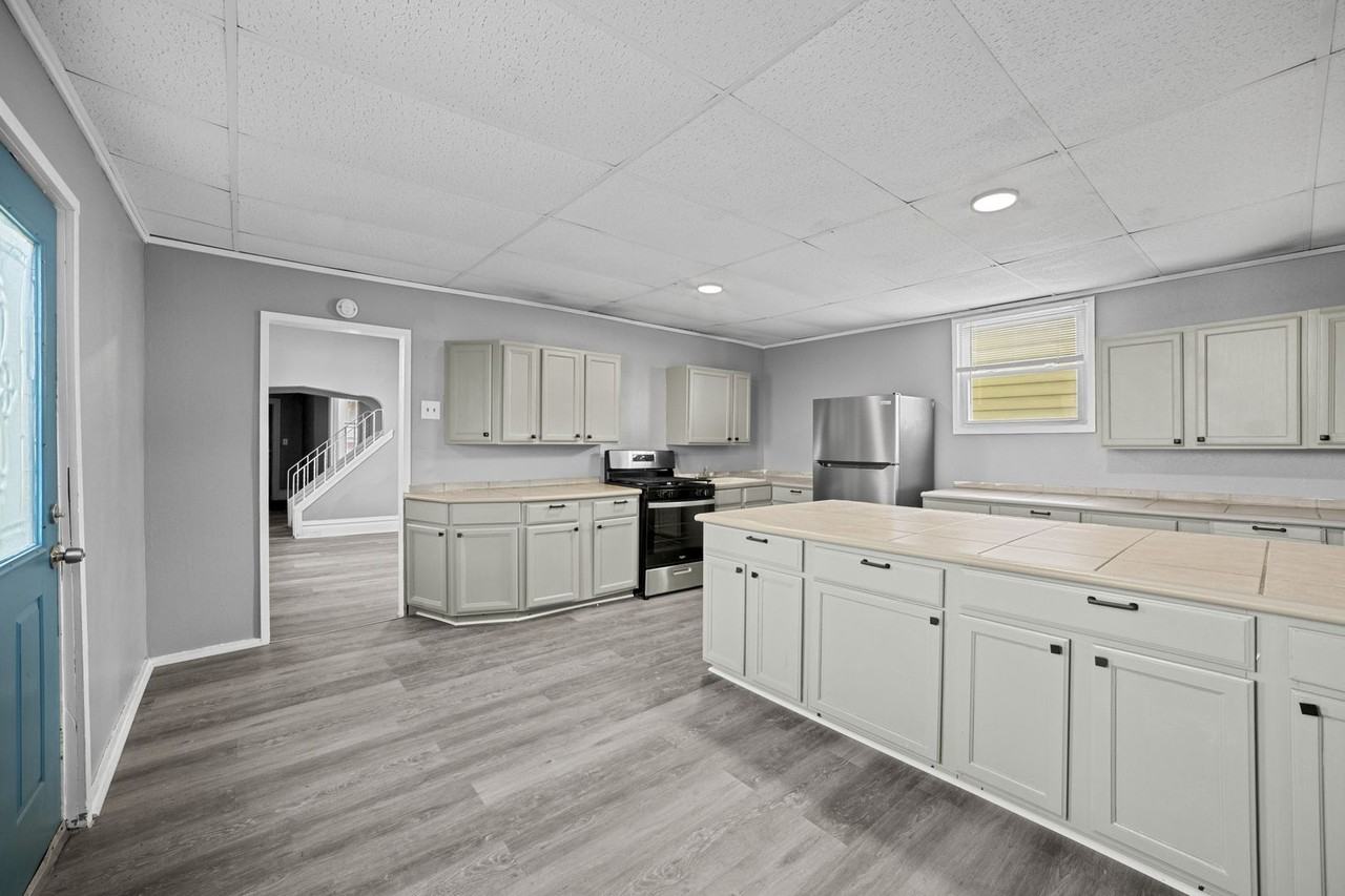 117 E 14th Ave - Photo 5 of 17