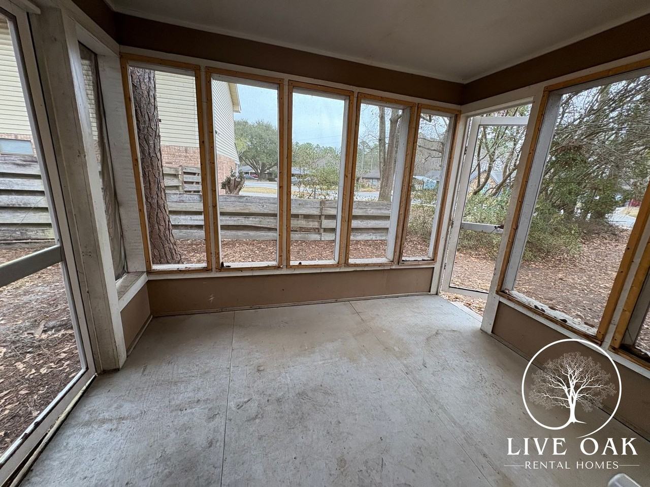 435 Elm St - Photo 7 of 8