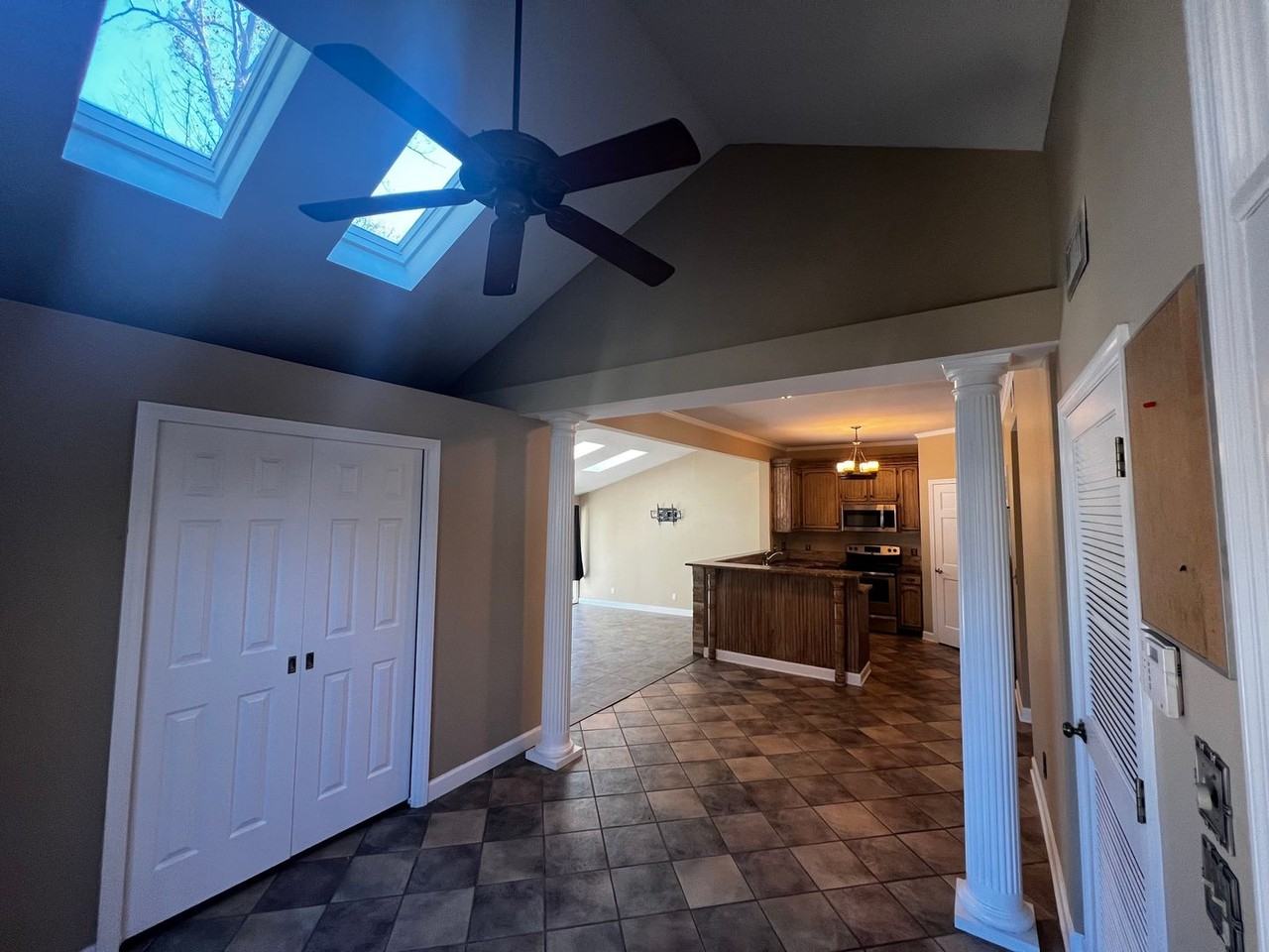 204 Woodside Ave - Photo 4 of 29