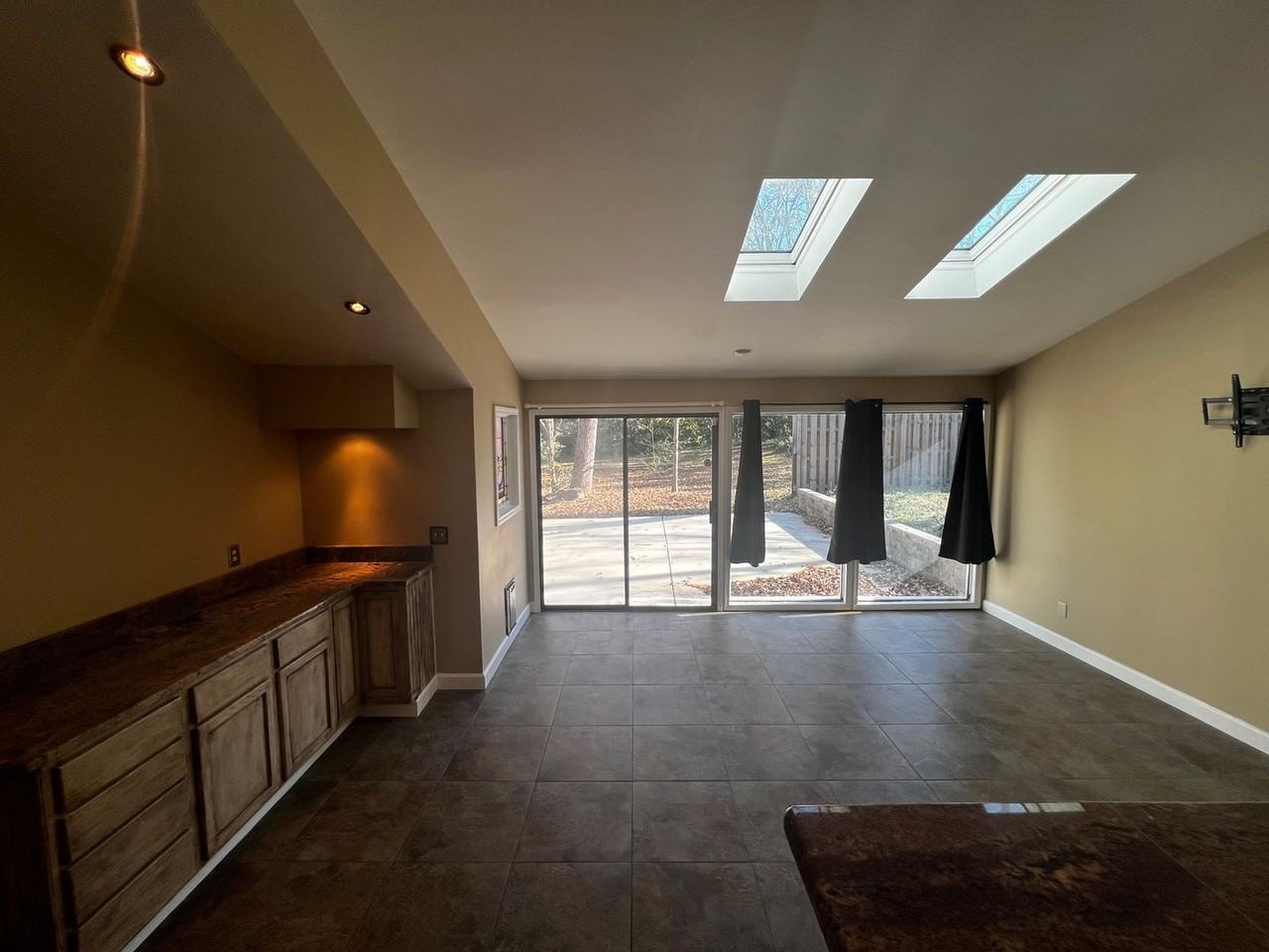 204 Woodside Ave - Photo 6 of 29