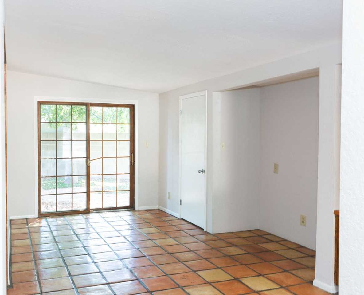 2601 N 68th Pl - Photo 7 of 34