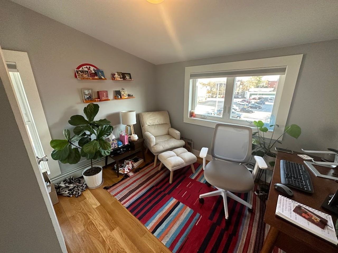 287 Beacon St - Photo 4 of 12