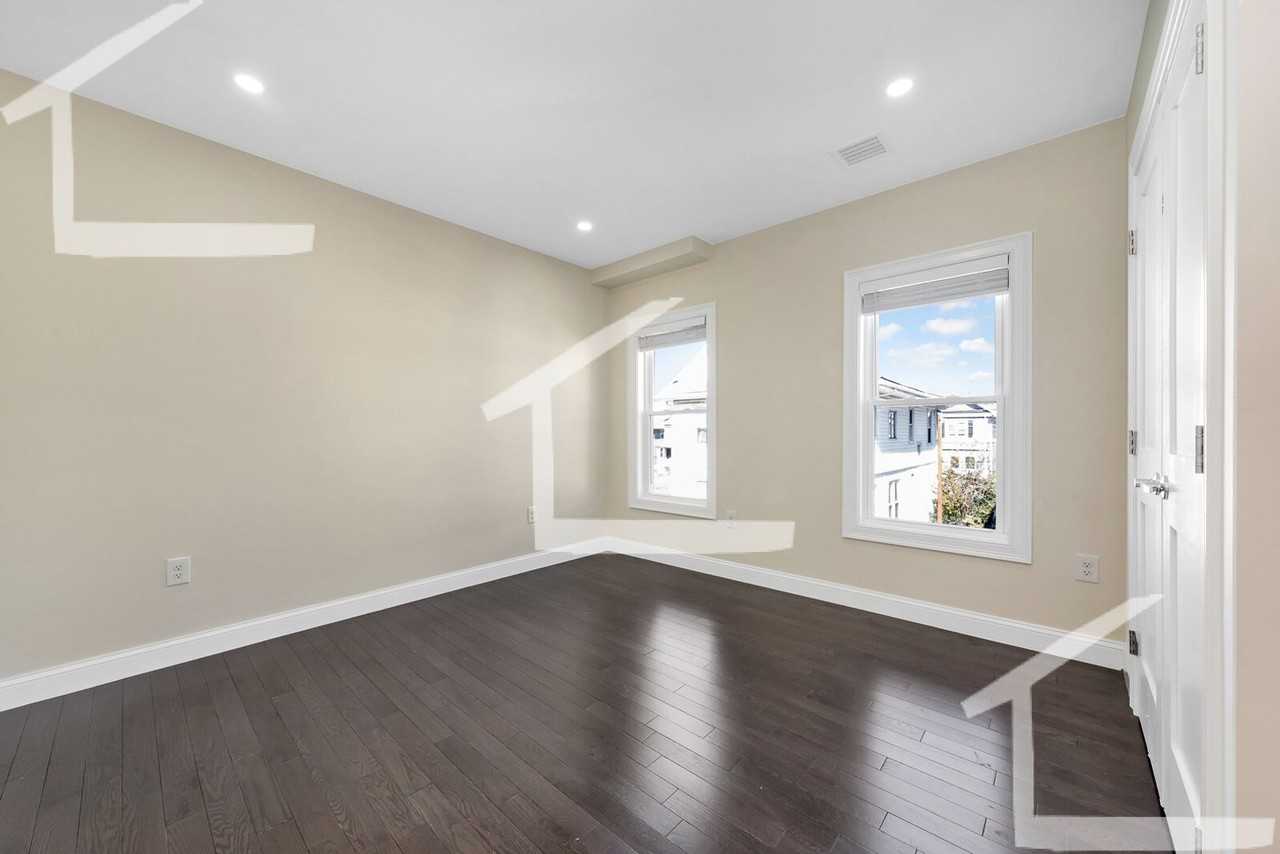 43 Wright Ave - Photo 7 of 40