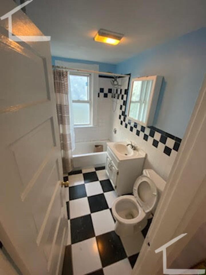 221 Parsons St - Photo 6 of 10