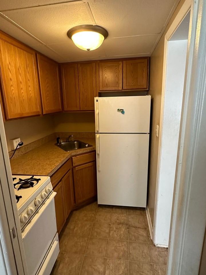 606 S Prairie St - Photo 3 of 8