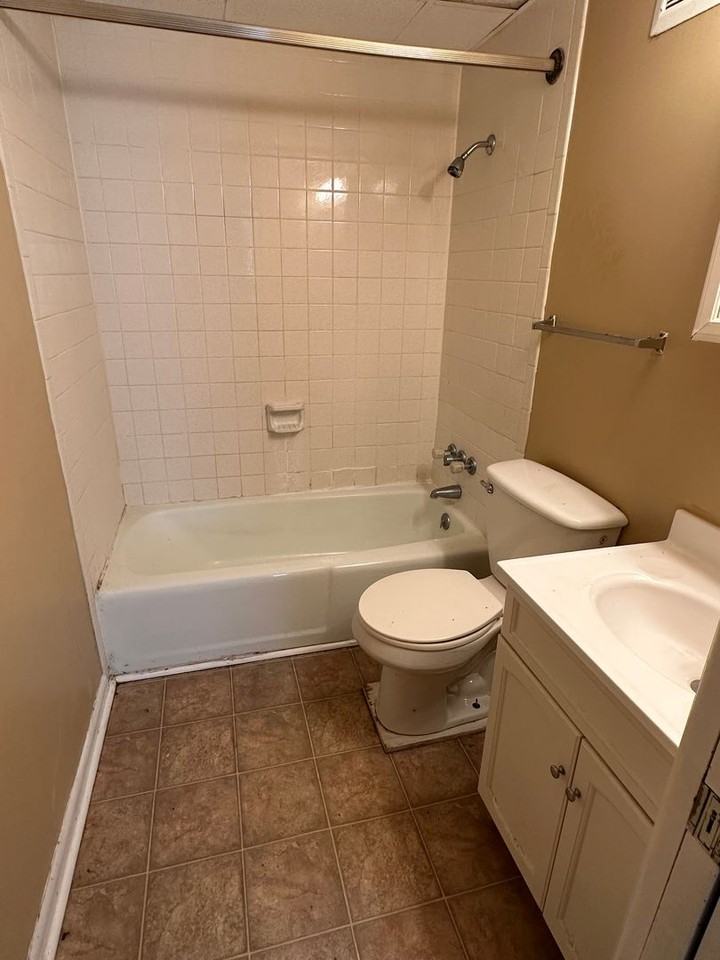 606 S Prairie St - Photo 4 of 8