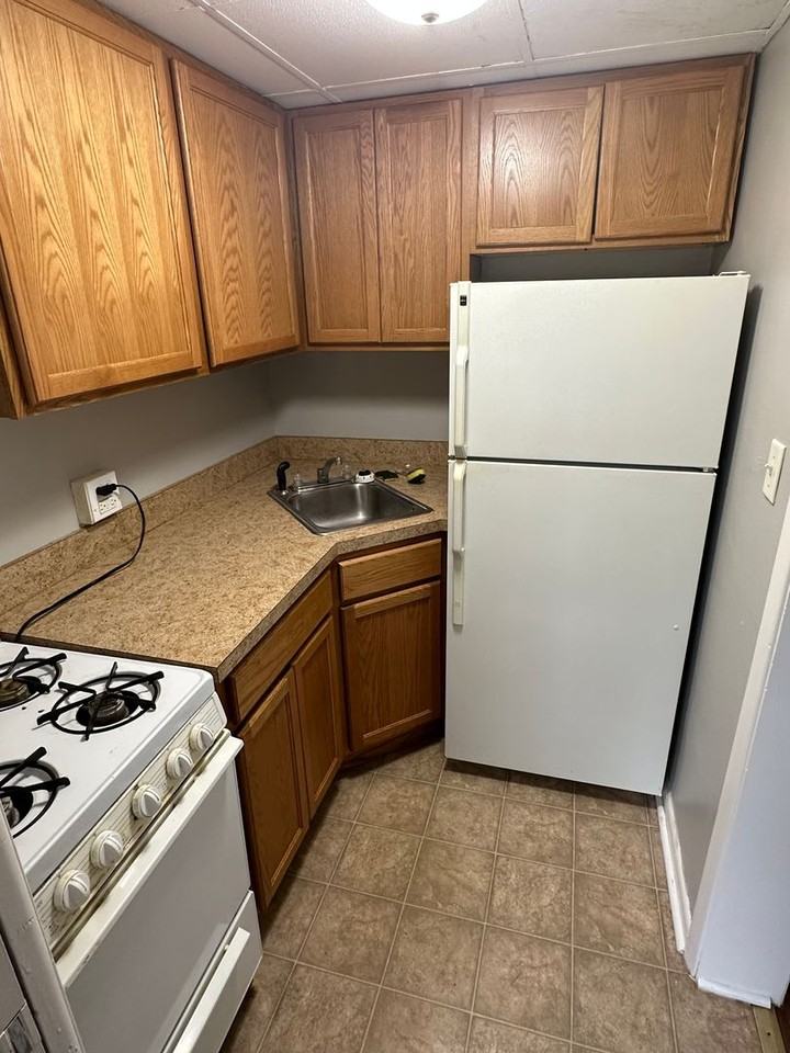 606 S Prairie St - Photo 5 of 8