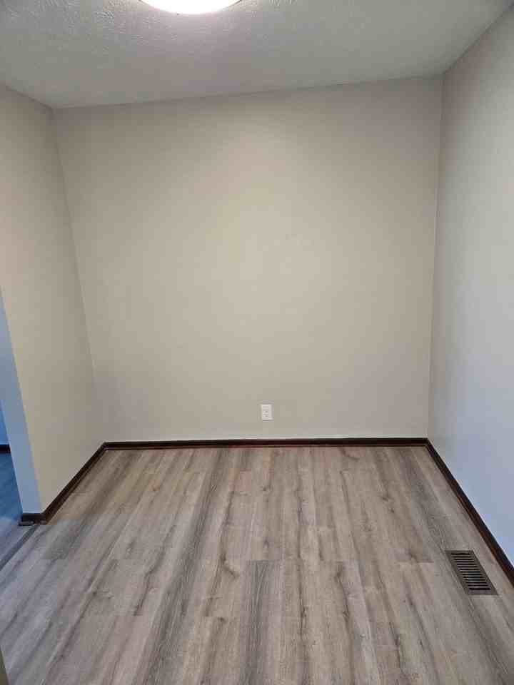 13615 Spring St - Photo 3 of 15