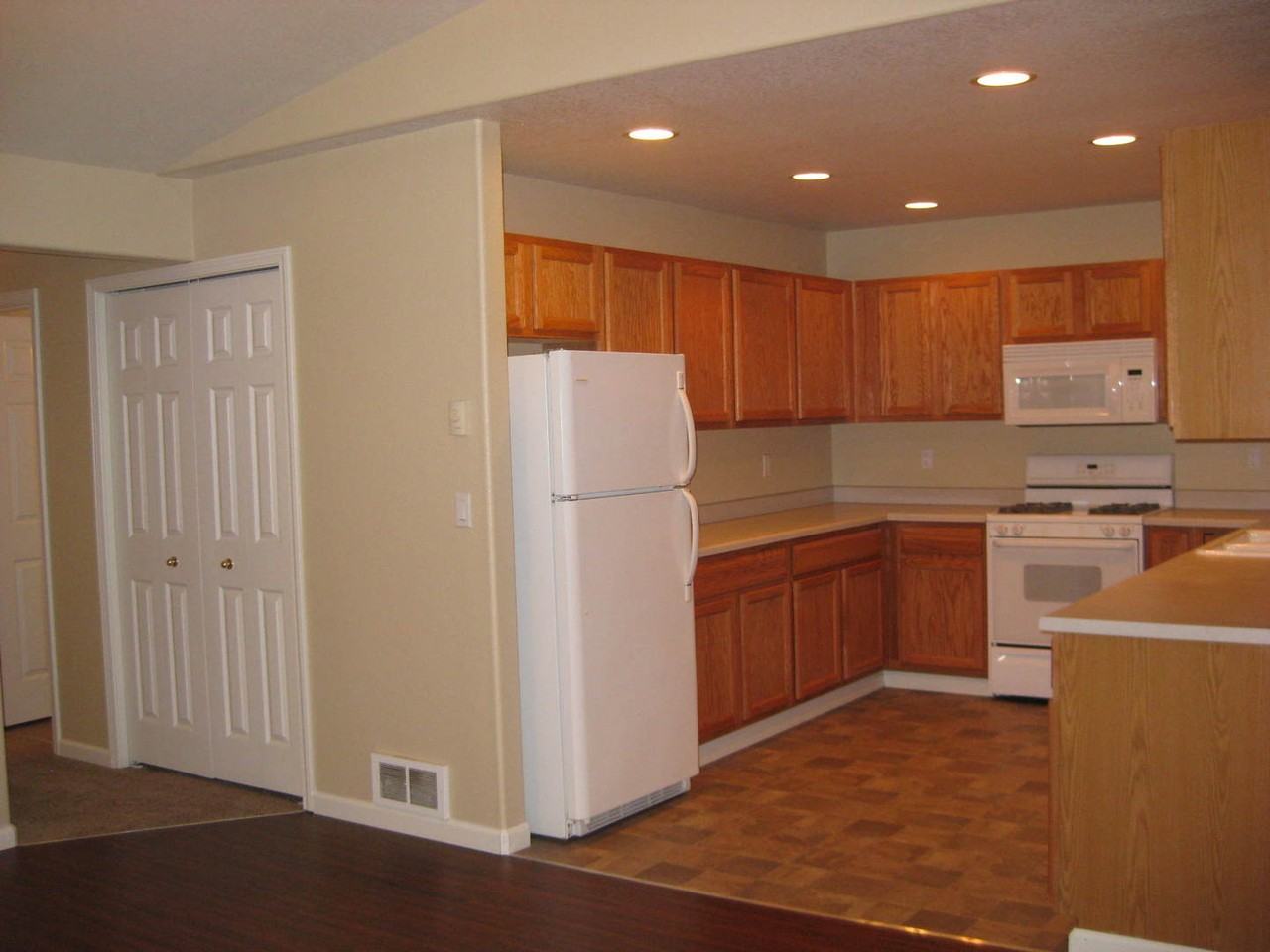 1736 Trudell Ct Se - Photo 4 of 15