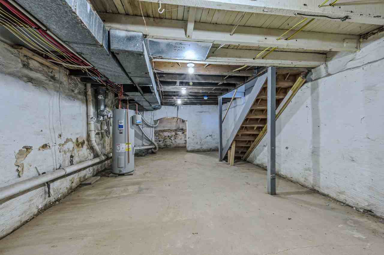 939 E 17th St - Photo 5 of 17