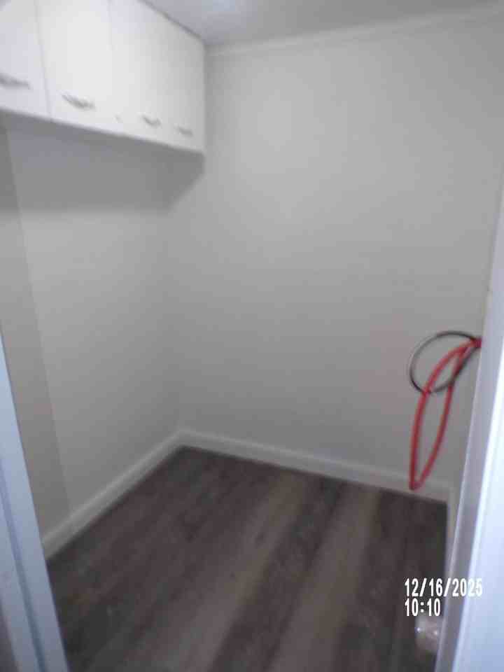 1523 Nw 43rd St - Photo 5 of 24