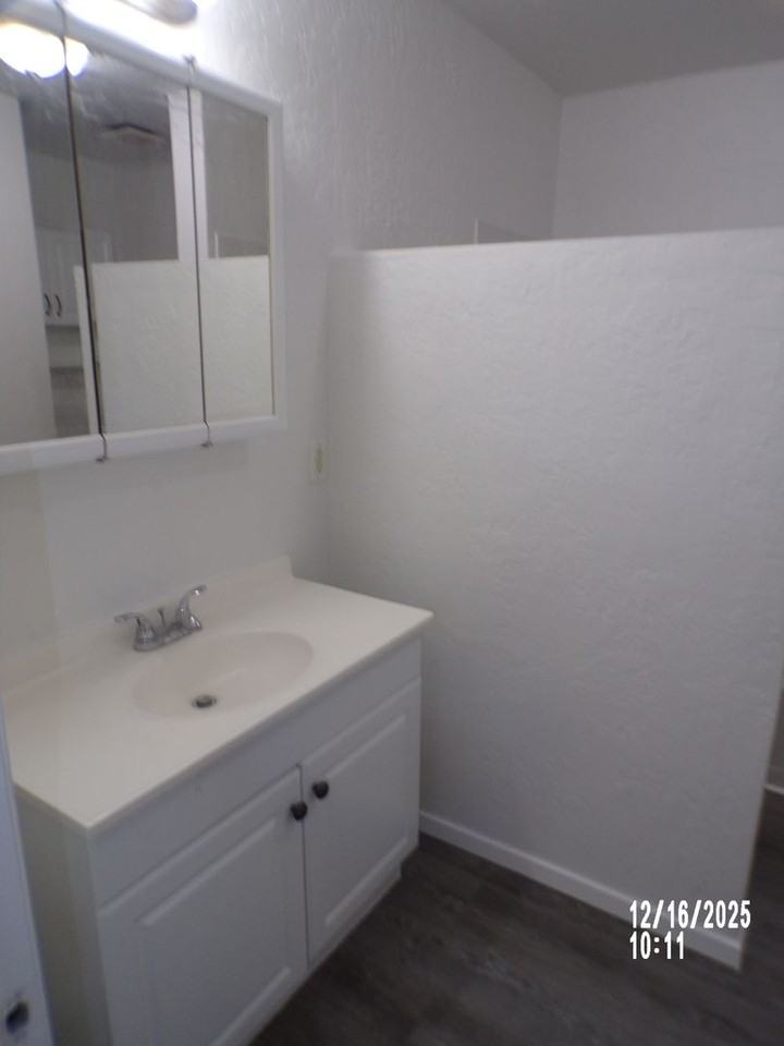 1523 Nw 43rd St - Photo 7 of 24