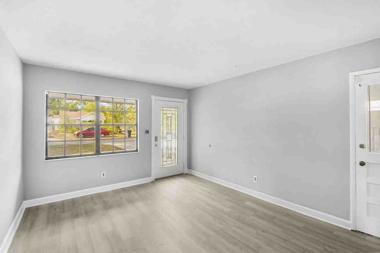 6013 N Otis Ave - Photo 6 of 23