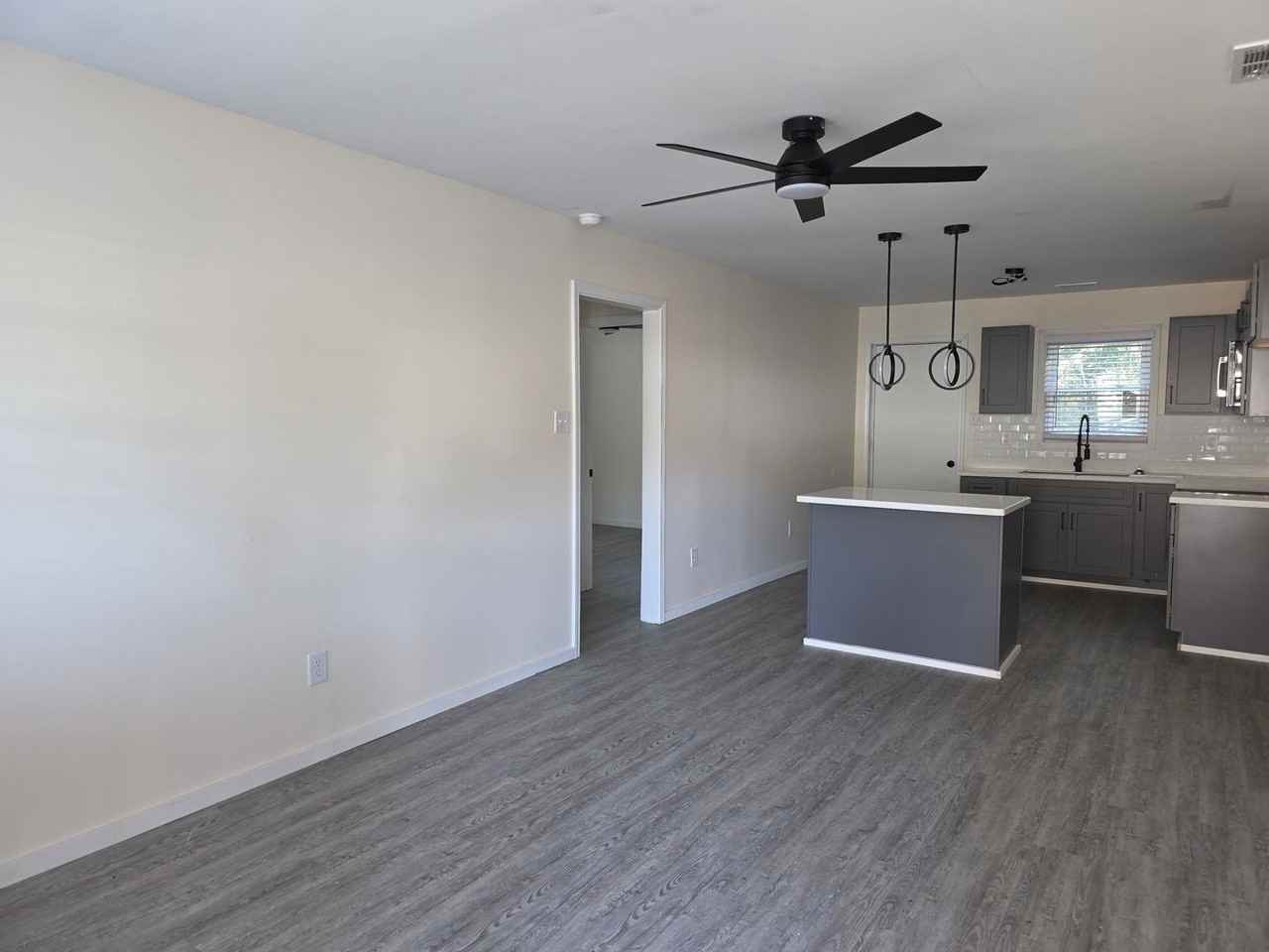 730 Dantzler St - Photo 2 of 6