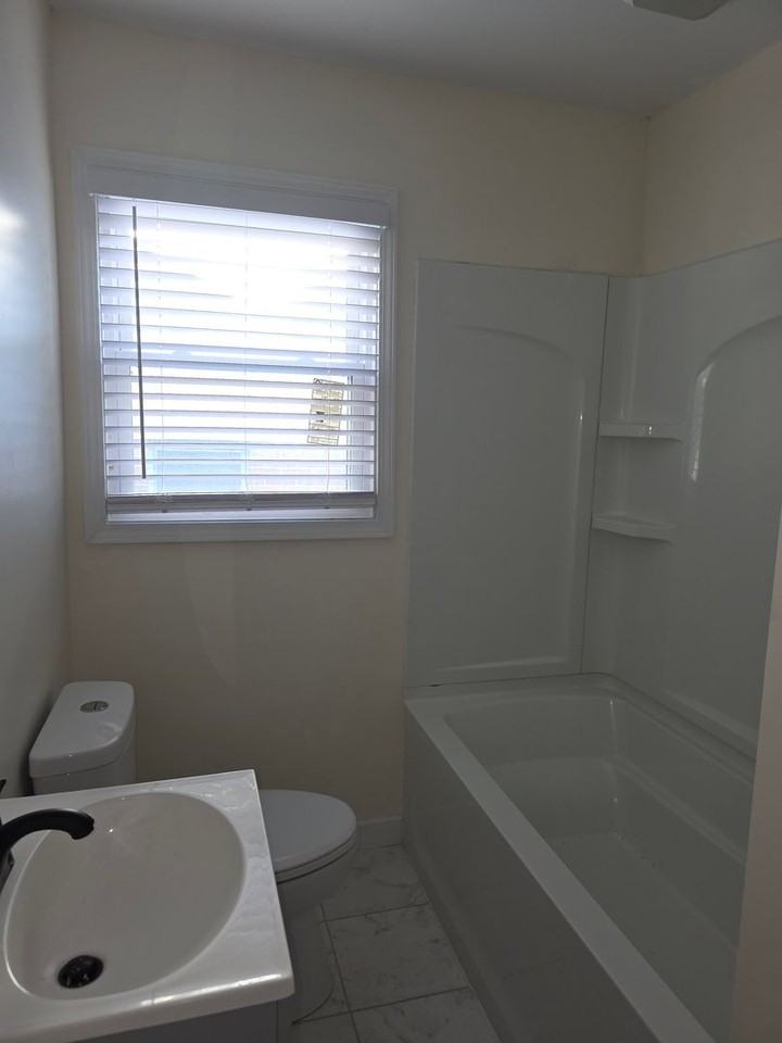 730 Dantzler St - Photo 5 of 6