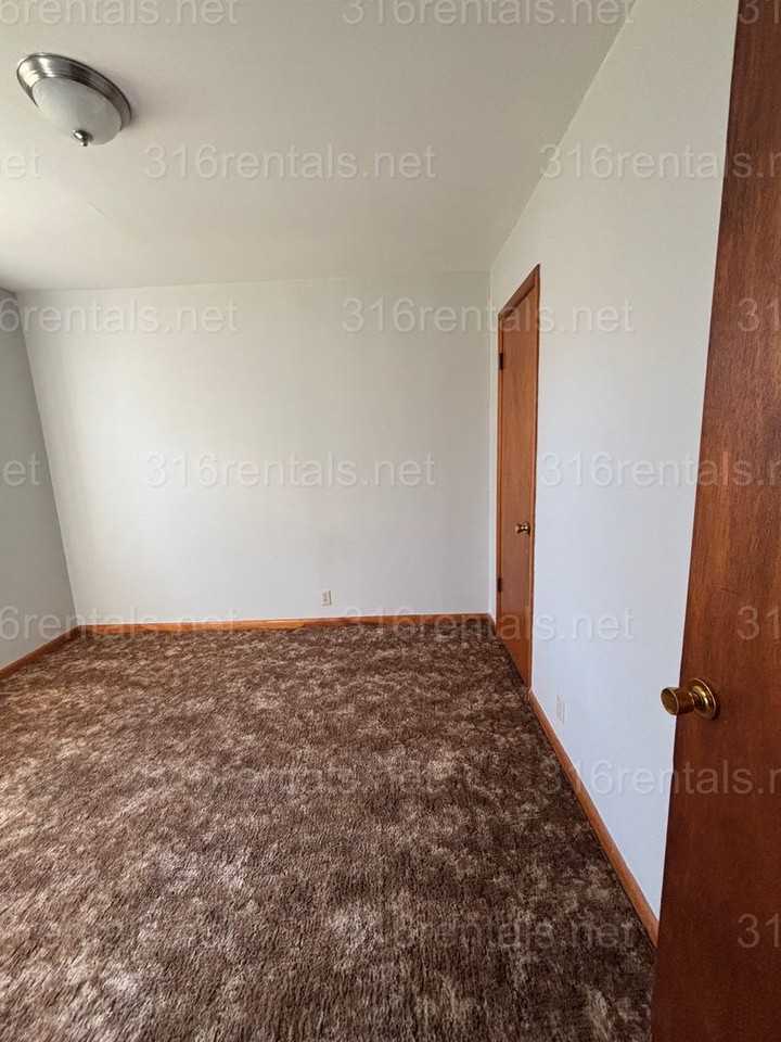 208 Ohio St - Photo 7 of 12