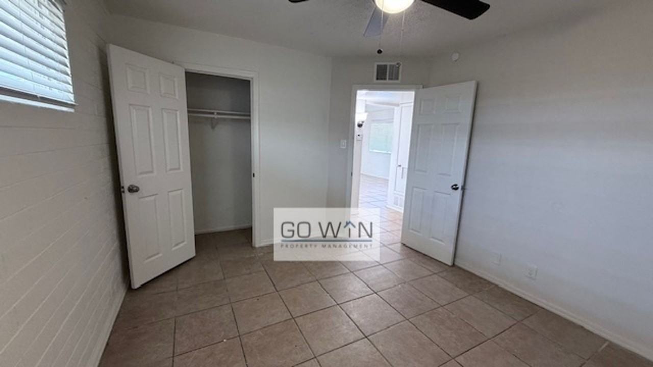 6733 N 26th Ave - Photo 6 of 10