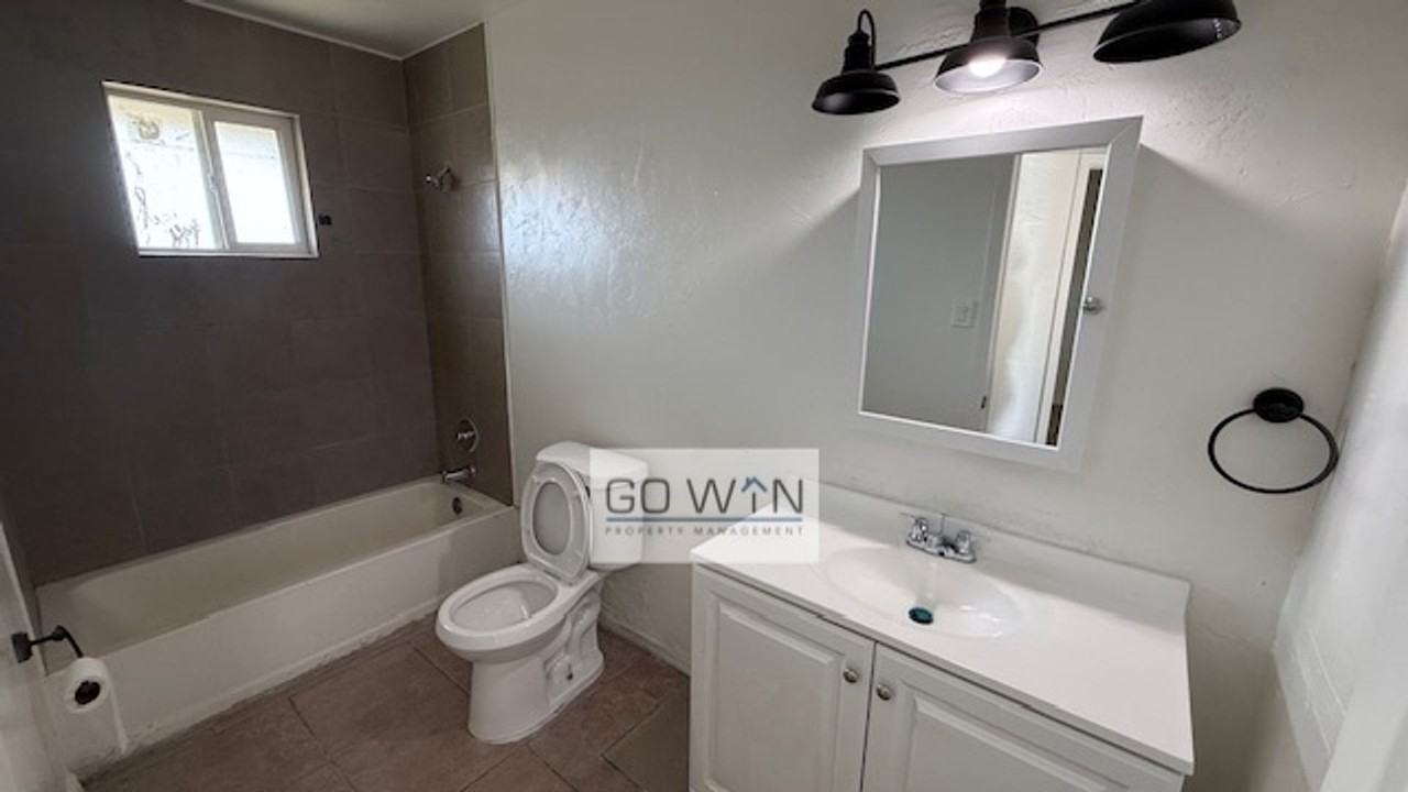 6733 N 26th Ave - Photo 7 of 10