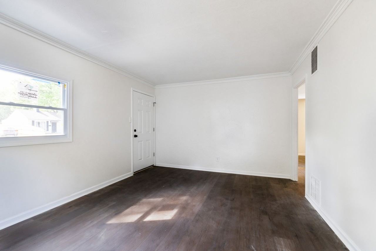 2778 Grasmere Ave - Photo 6 of 20