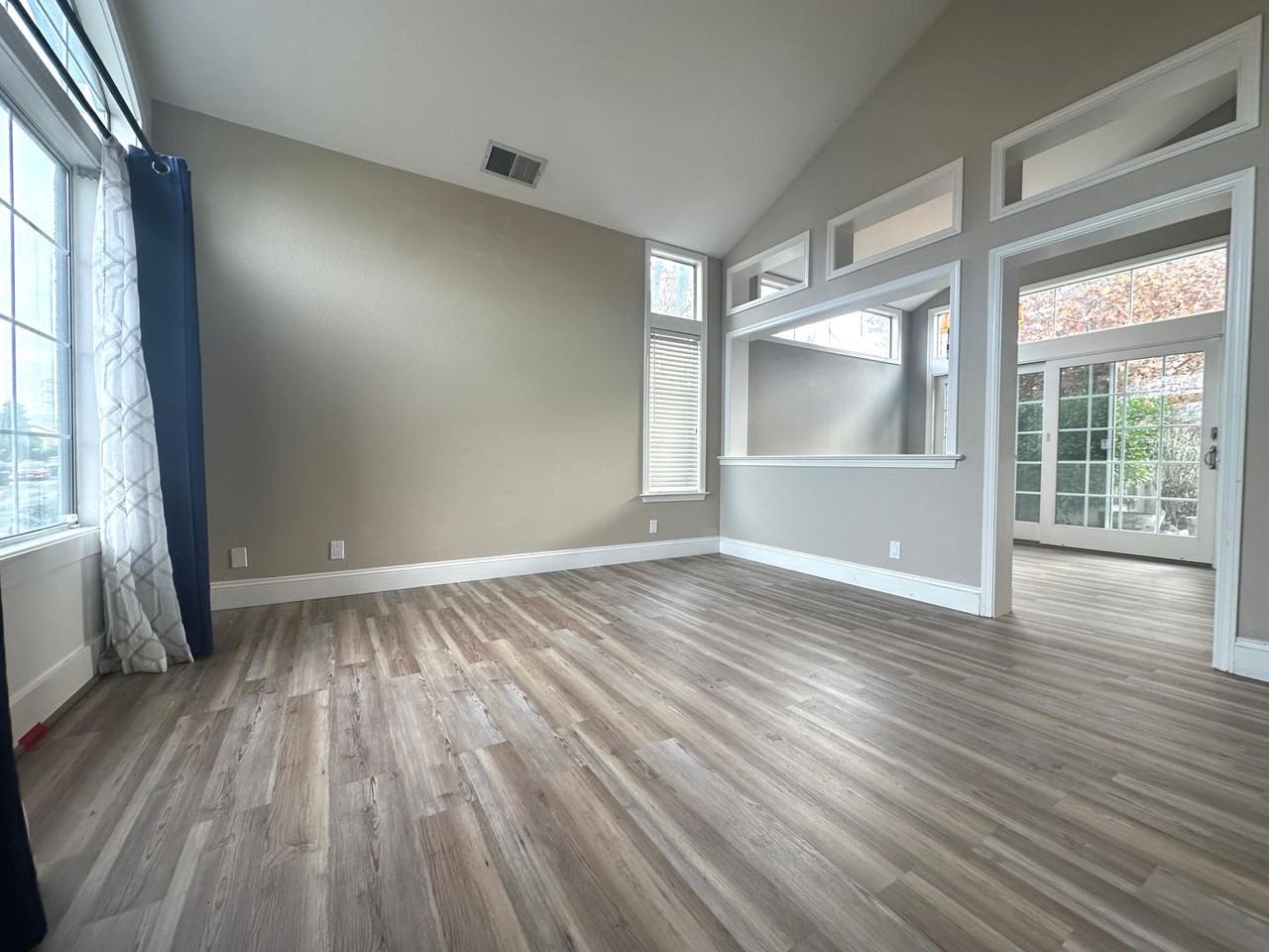 4901 Bridle Way - Photo 3 of 29