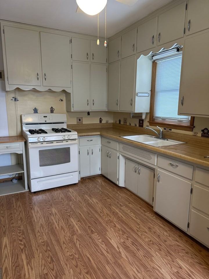 1539 Byron Ave - Photo 2 of 14