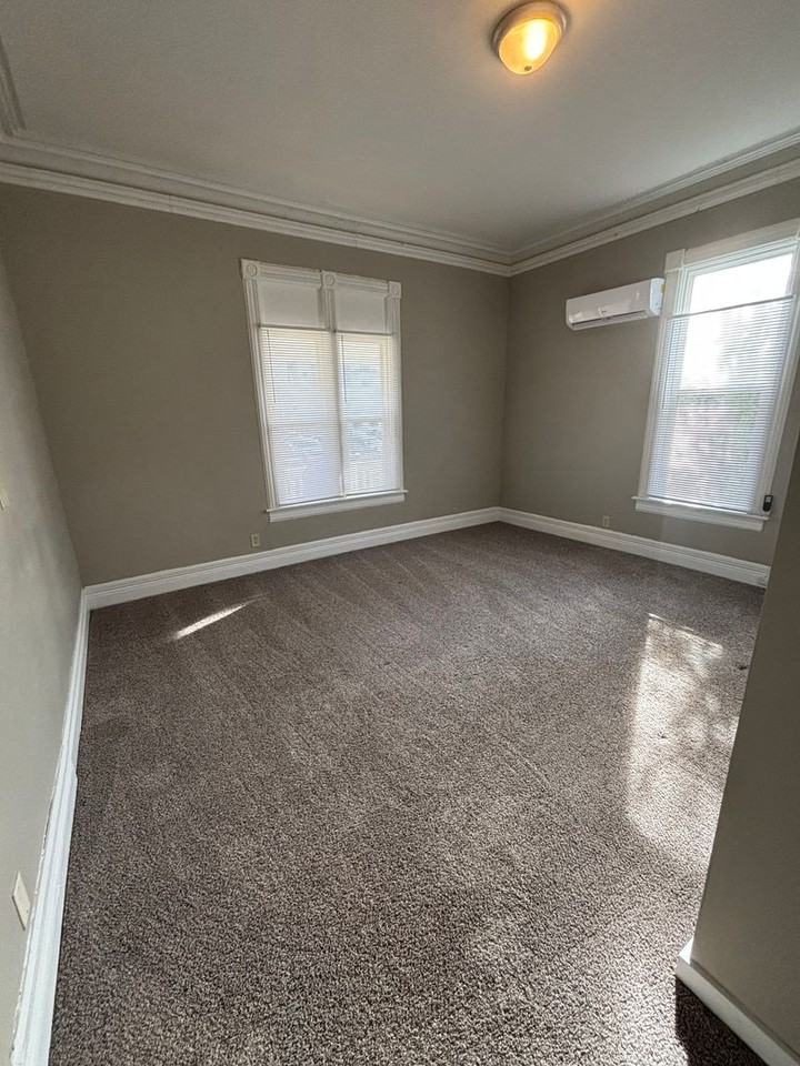 1023/1025 N Campbell Ave - Photo 2 of 7