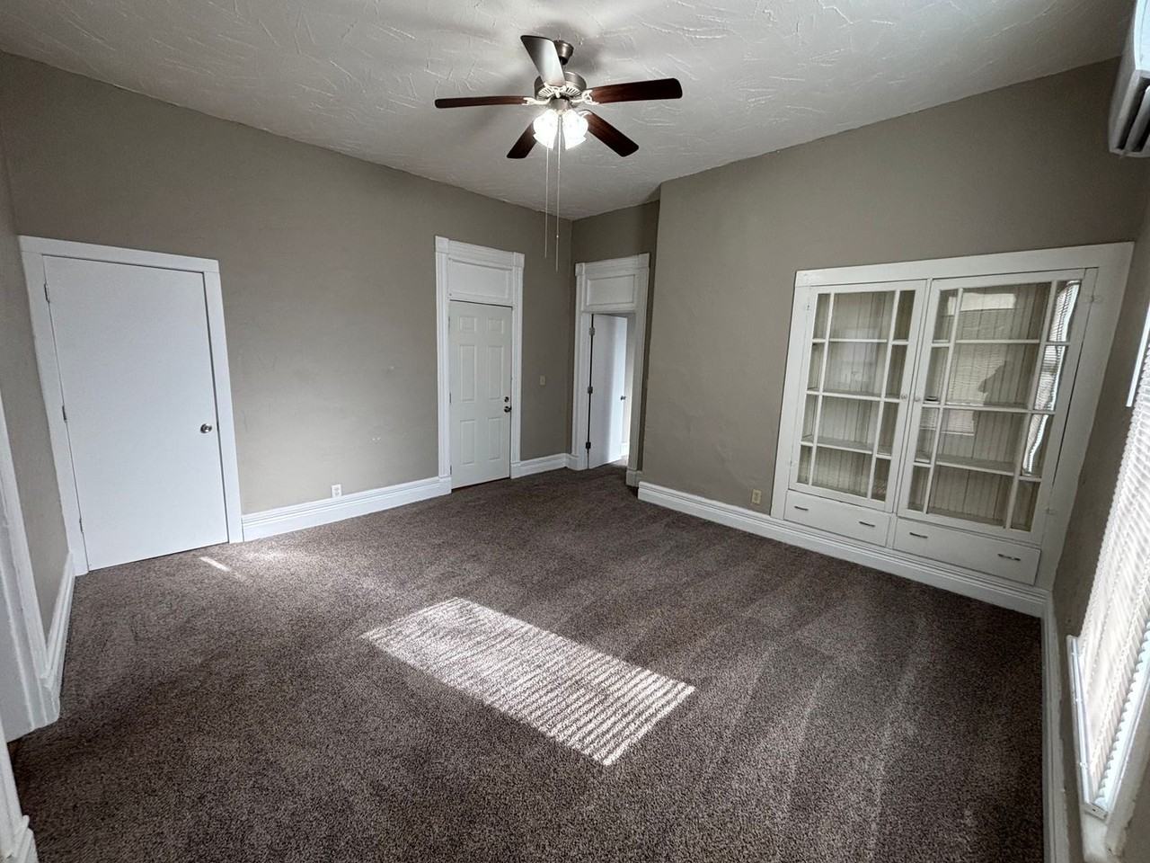 1023/1025 N Campbell Ave - Photo 4 of 7