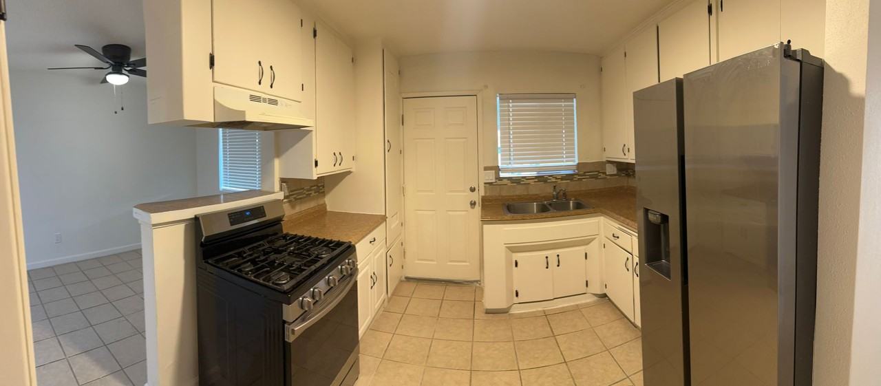 243 Idyllwild Dr - Photo 2 of 14