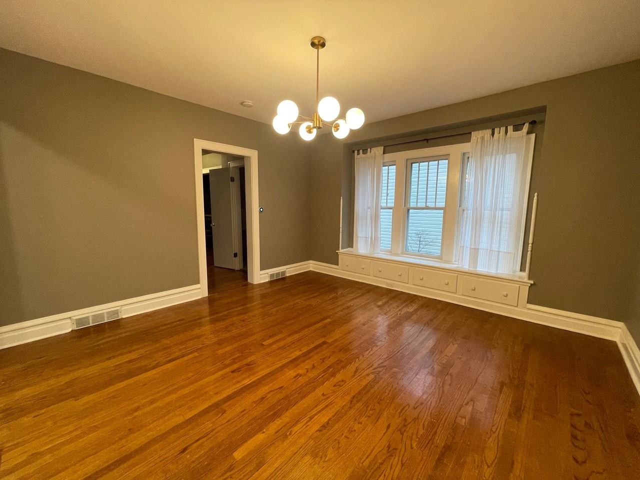 1914 Brentwood Ave - Photo 3 of 19