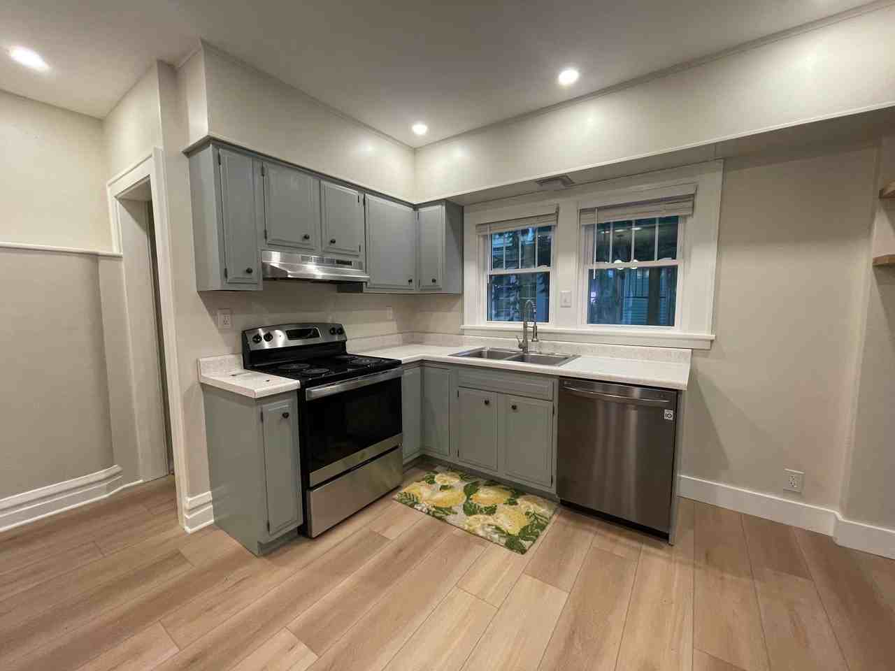 1914 Brentwood Ave - Photo 6 of 19