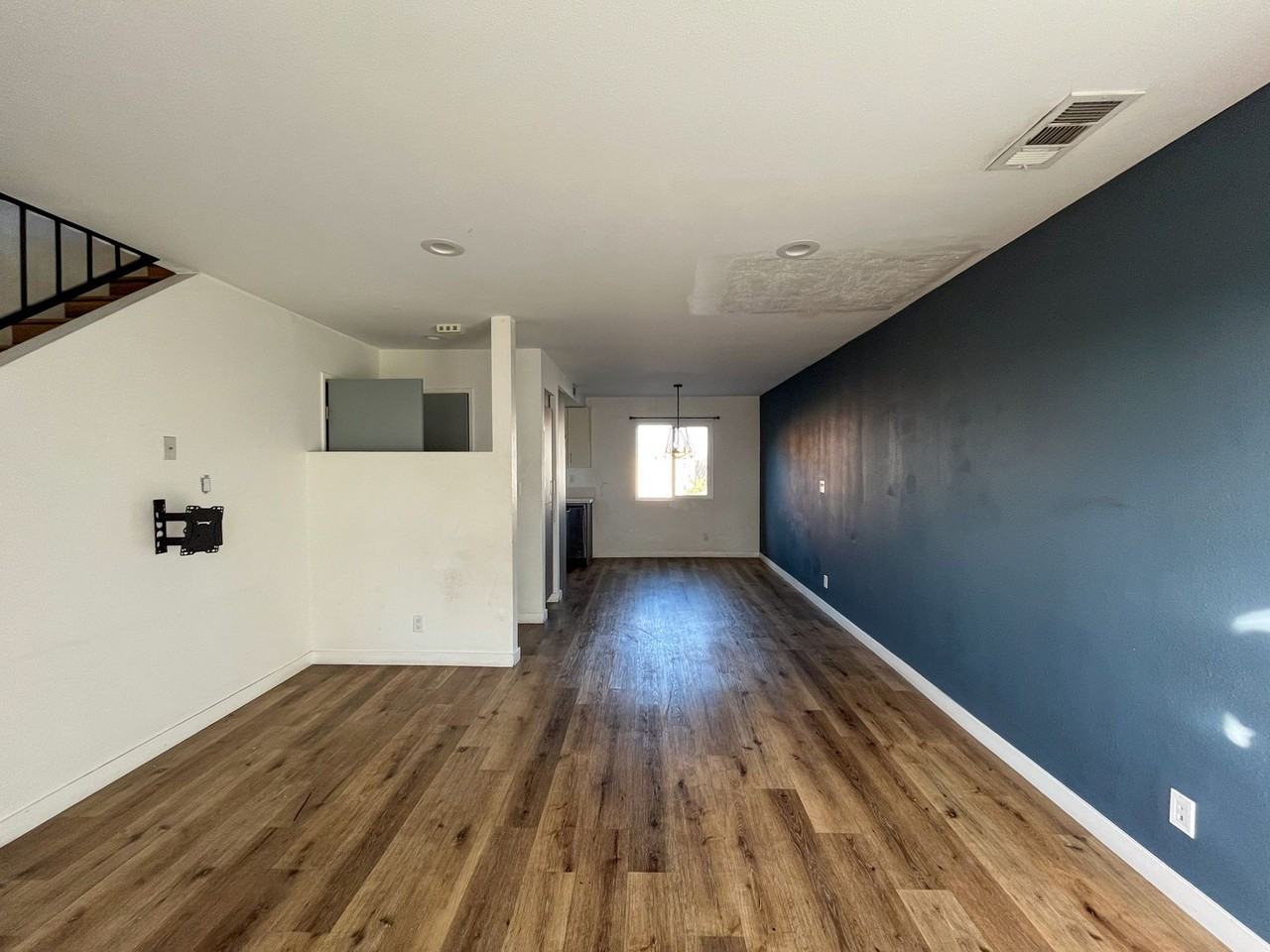 110 S Eucalyptus Ave - Photo 3 of 33