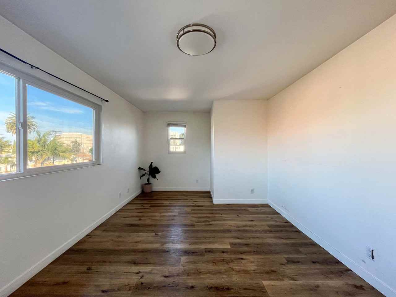 110 S Eucalyptus Ave - Photo 4 of 33