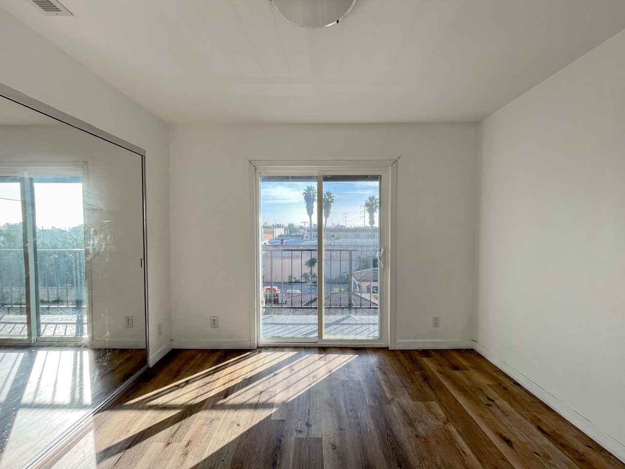 110 S Eucalyptus Ave - Photo 5 of 33