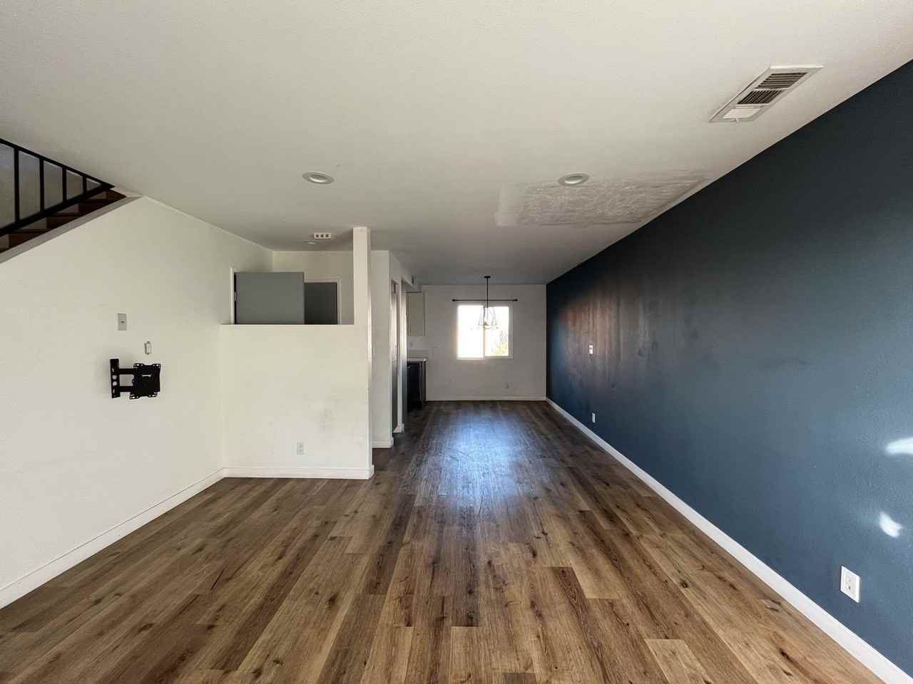 110 S Eucalyptus Ave - Photo 7 of 33