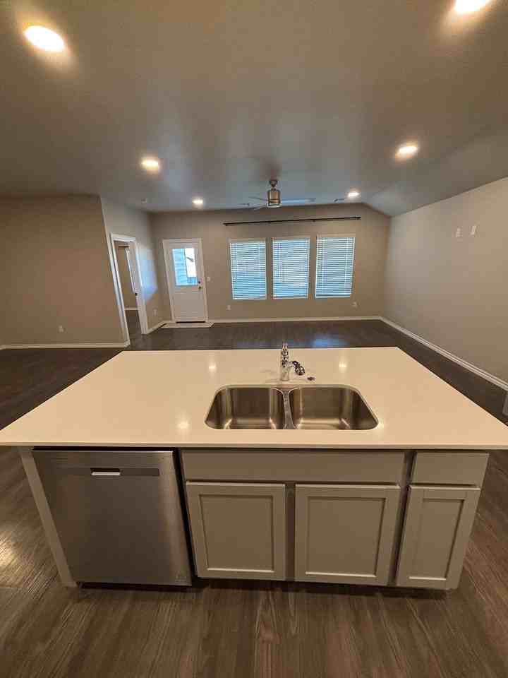 4301 Christina Ct - Photo 4 of 34