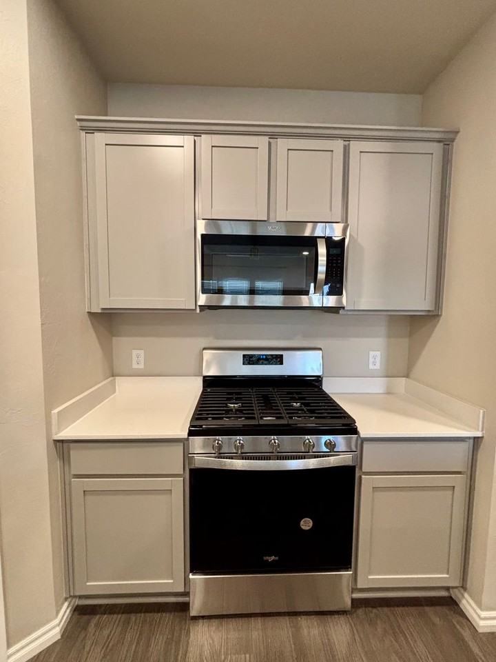 4301 Christina Ct - Photo 6 of 34