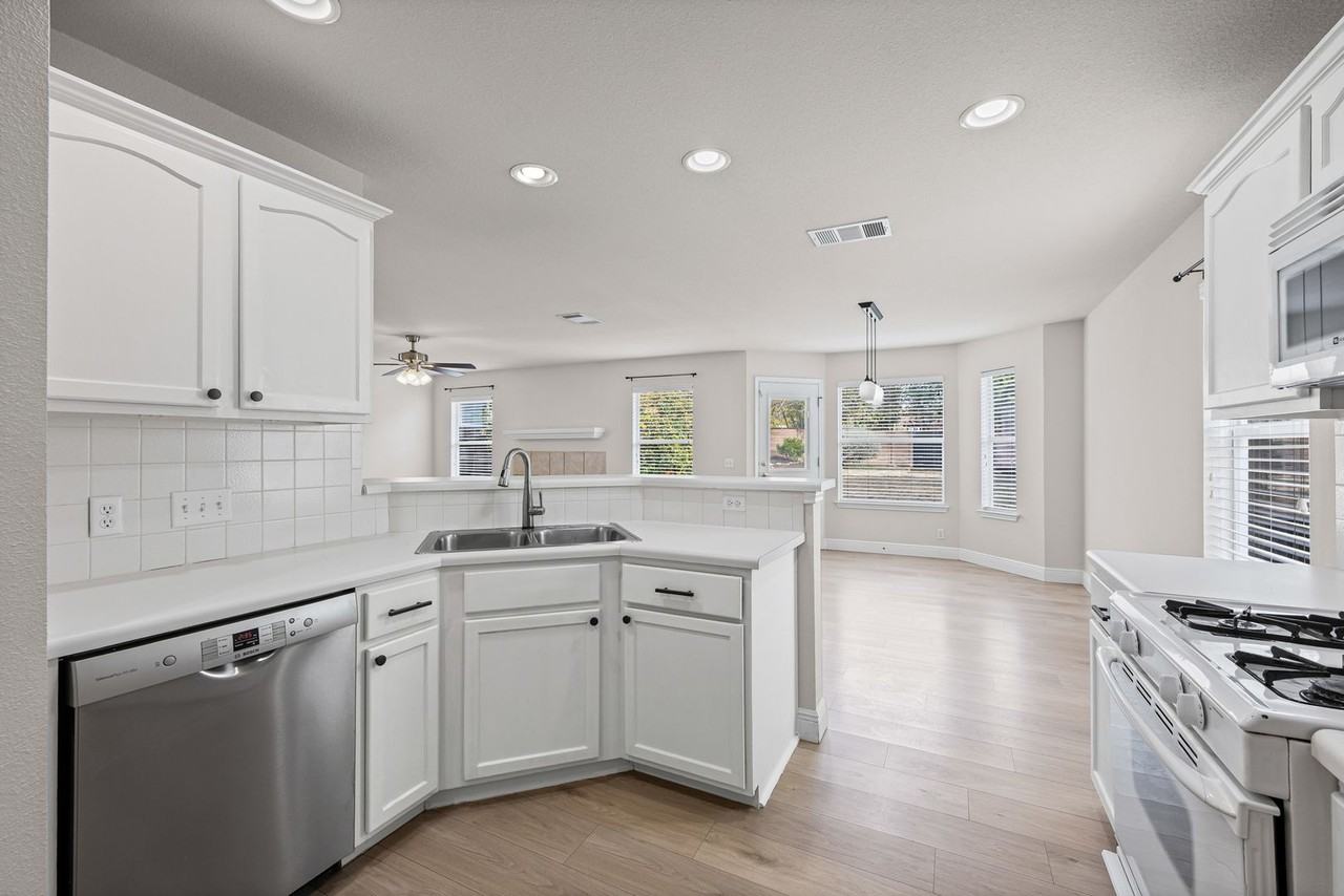 336 Celery Loop - Photo 5 of 32