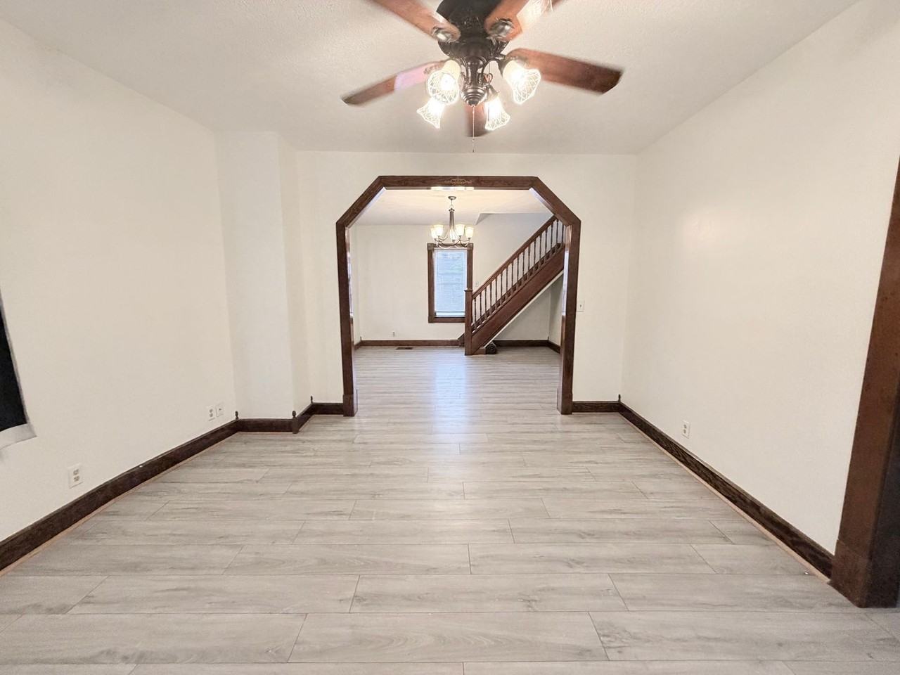 5639 Greenfield Ave - Photo 6 of 24