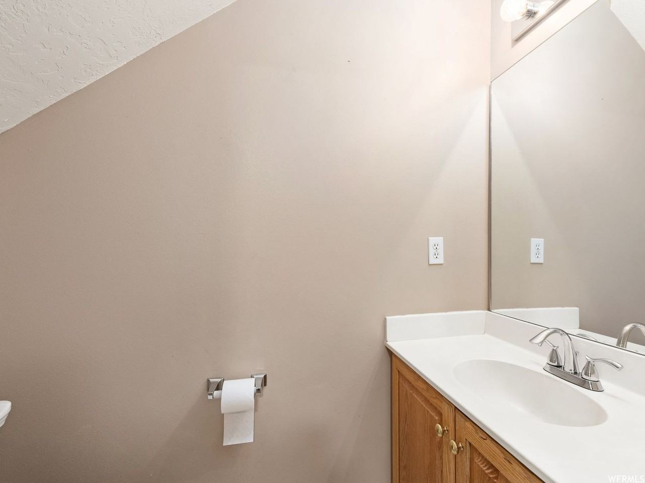 32 S 900 E - Photo 5 of 16