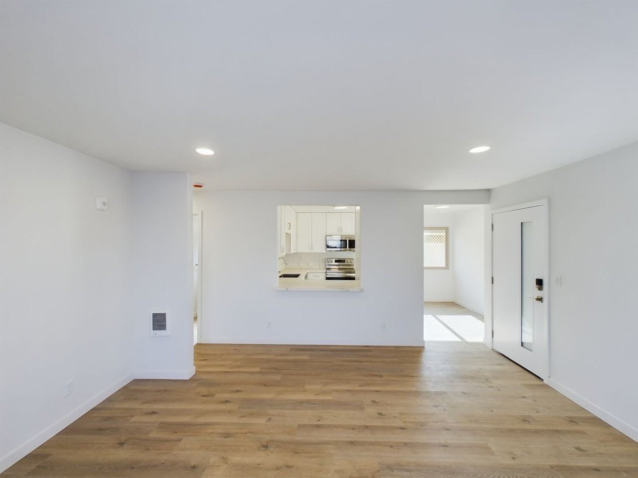 Seaside Commons - Photo 5 of 50