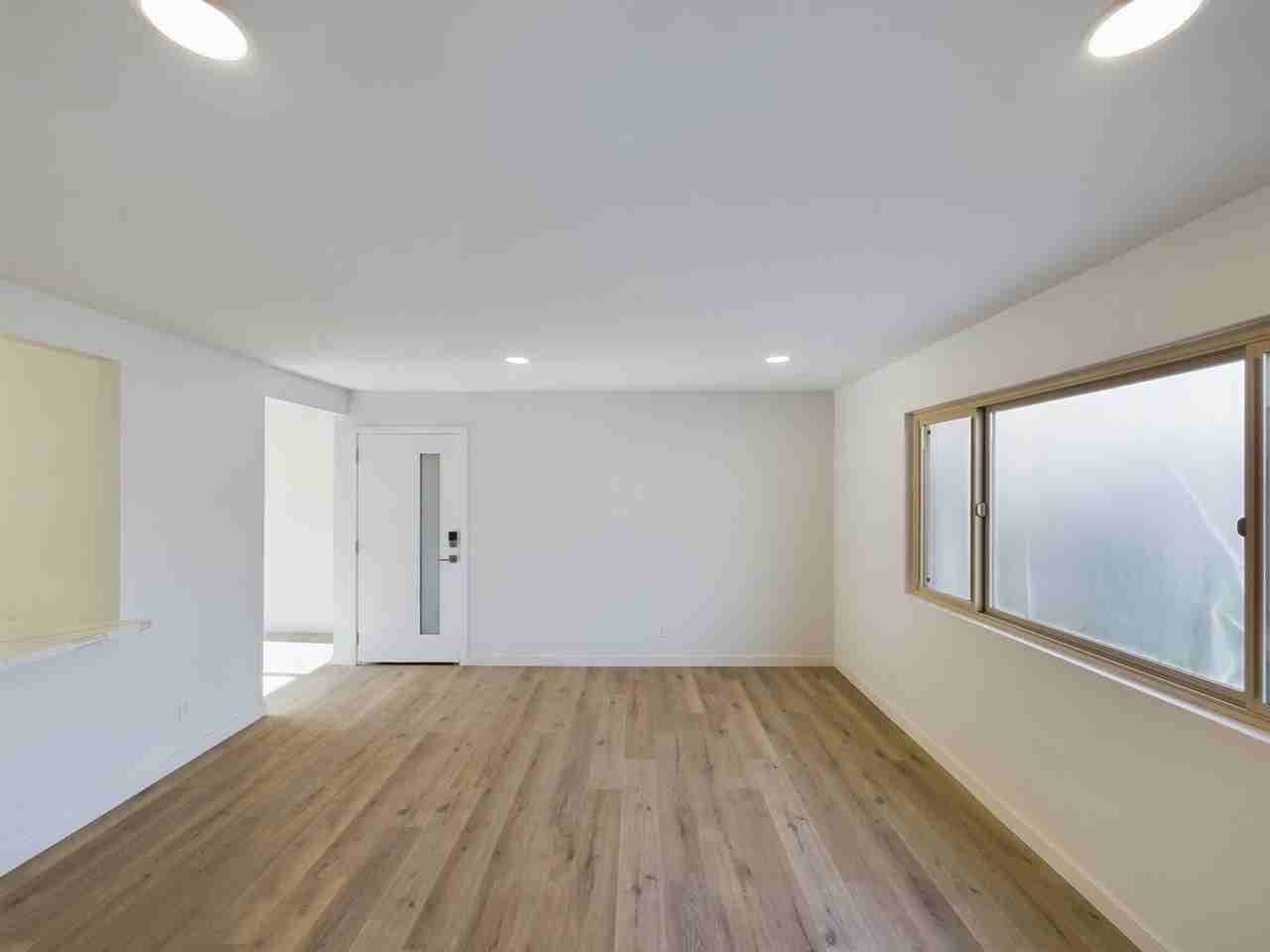 Seaside Commons - Photo 6 of 50