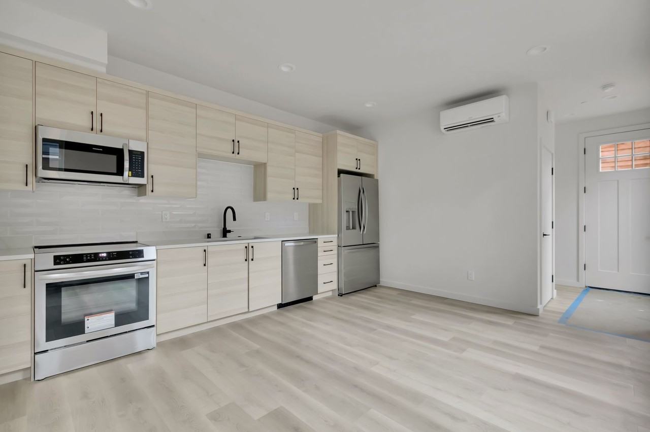 6021 44th Ave Sw - Photo 6 of 17