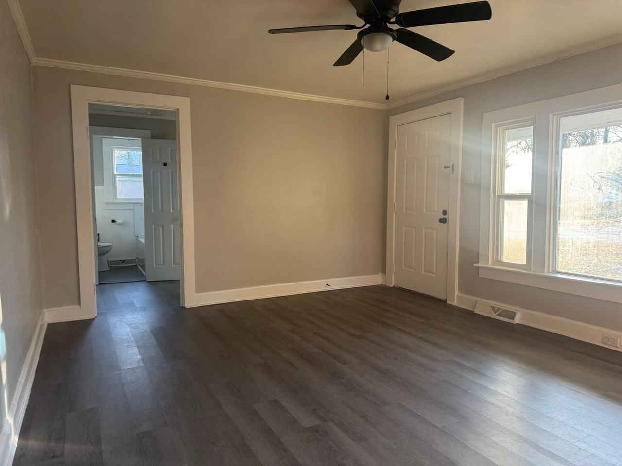 123 Lincoln St - Photo 7 of 15