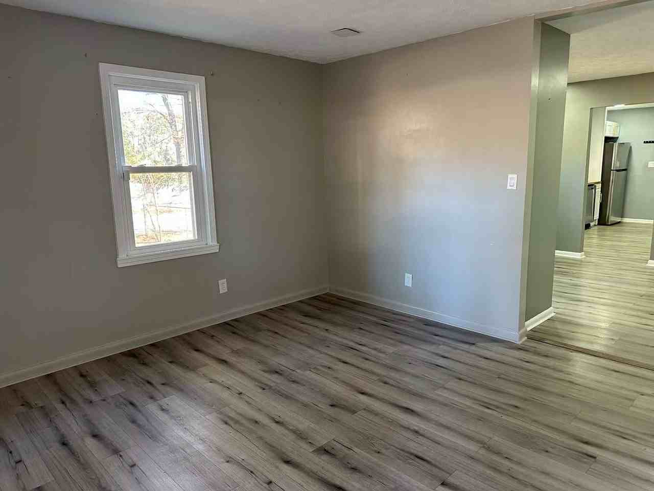 413 Country Club Dr - Photo 3 of 24