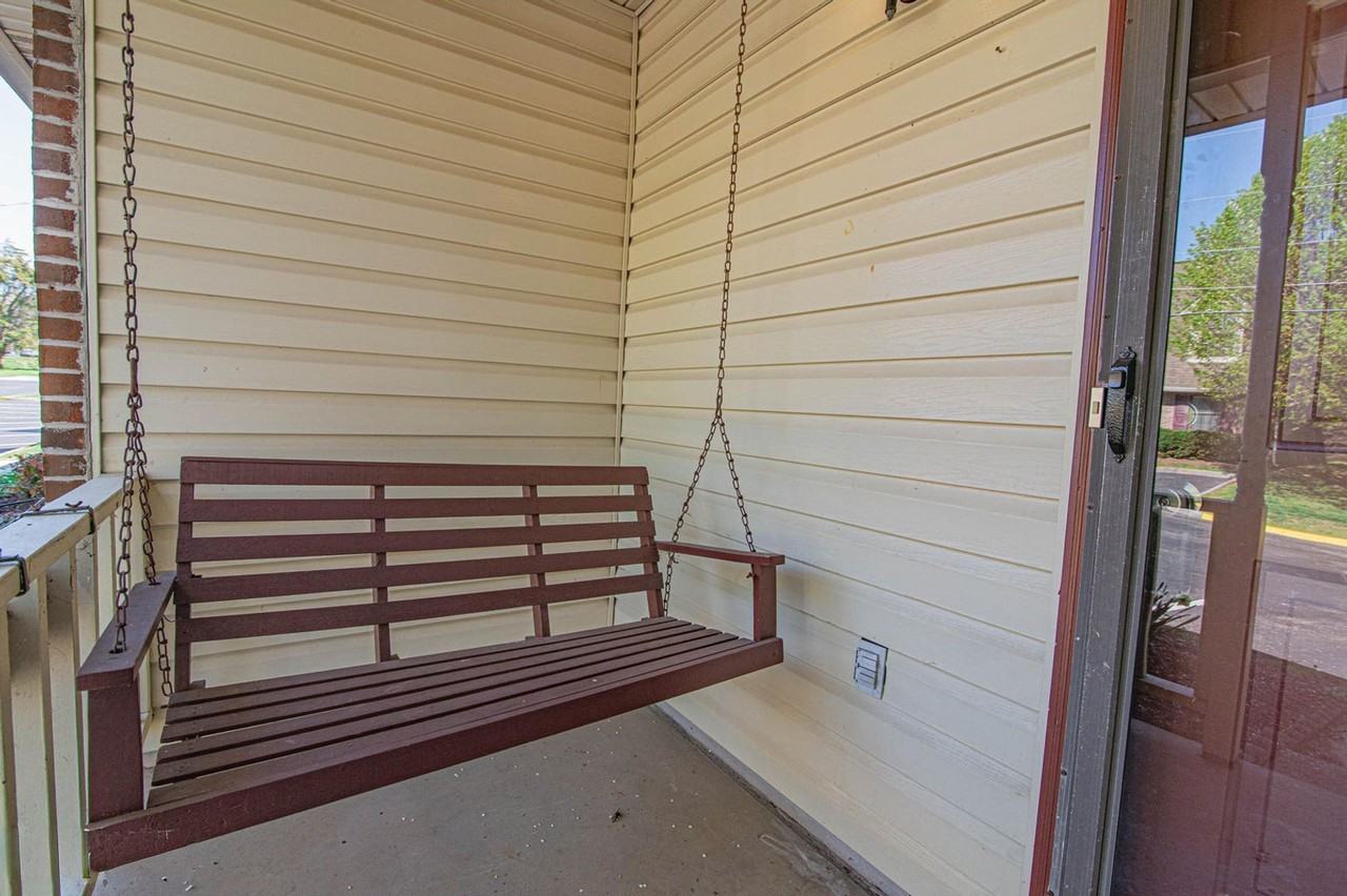 916 Bradley Bell Dr - Photo 3 of 18